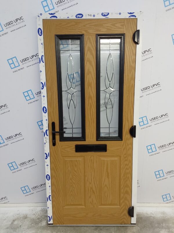 Brand New Oak Composite Front Door (outwards opening) 910mm x 2045mm ND113