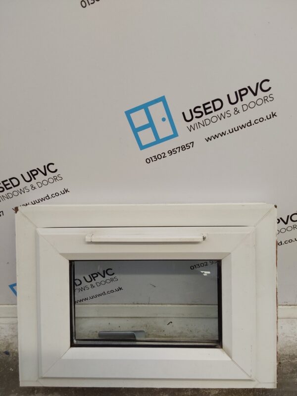 Used White Upvc Window 585mm x 415mm W0419