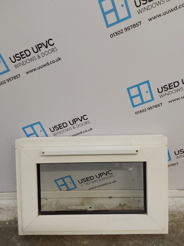 Used White Upvc Window 645mm x 420mm W0201