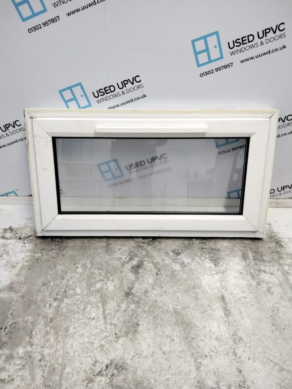 Used White Upvc Window 925mm x 500mm W0275