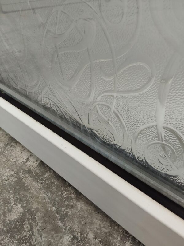 Used White Upvc Window 640mm x 415mm W0408 - Image 5