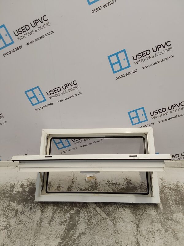 Used White Upvc Window 640mm x 395mm W0405 - Image 3