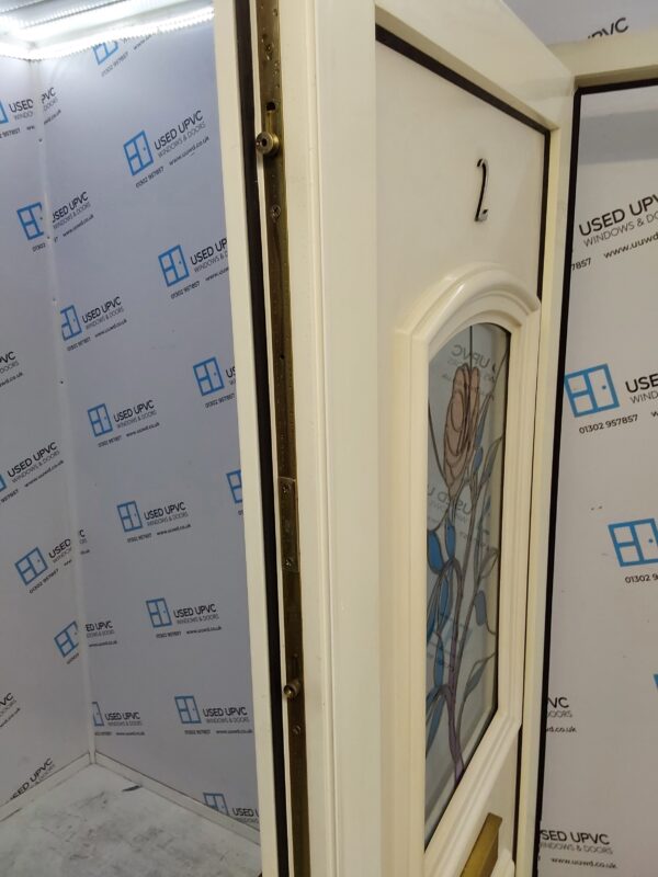 Used White Upvc Front Door 920mm x 2080mm (reduce to 900mm) 0677 - Image 4