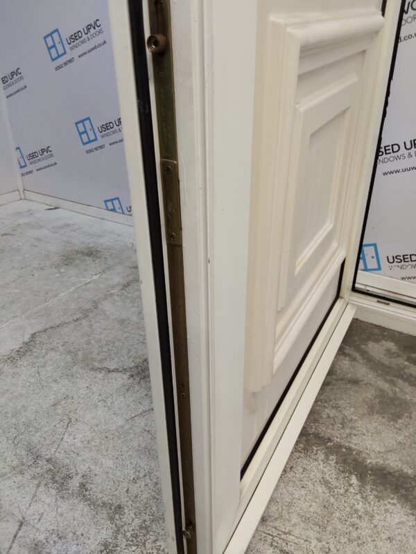 Used White Upvc Front Door 920mm x 2080mm (reduce to 900mm) 0677 - Image 6
