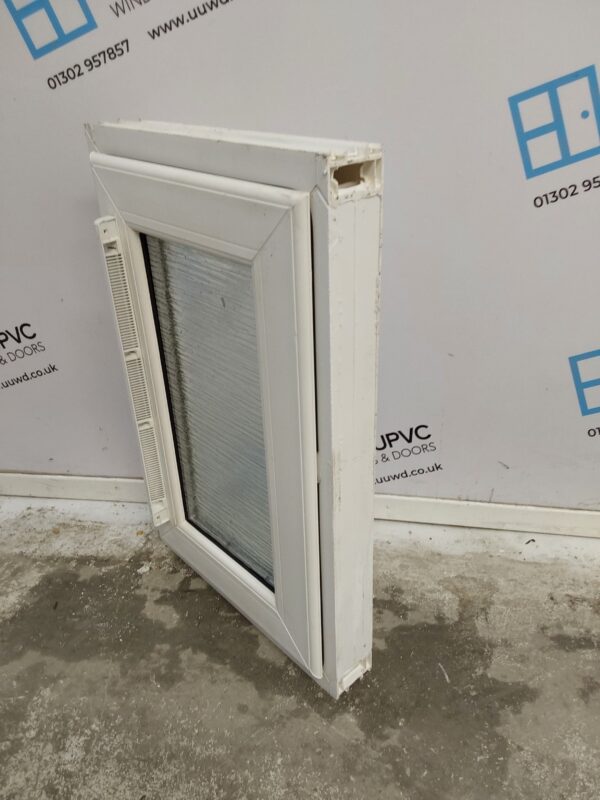 Used White Upvc Window 590mm x 380mm W0418 - Image 4