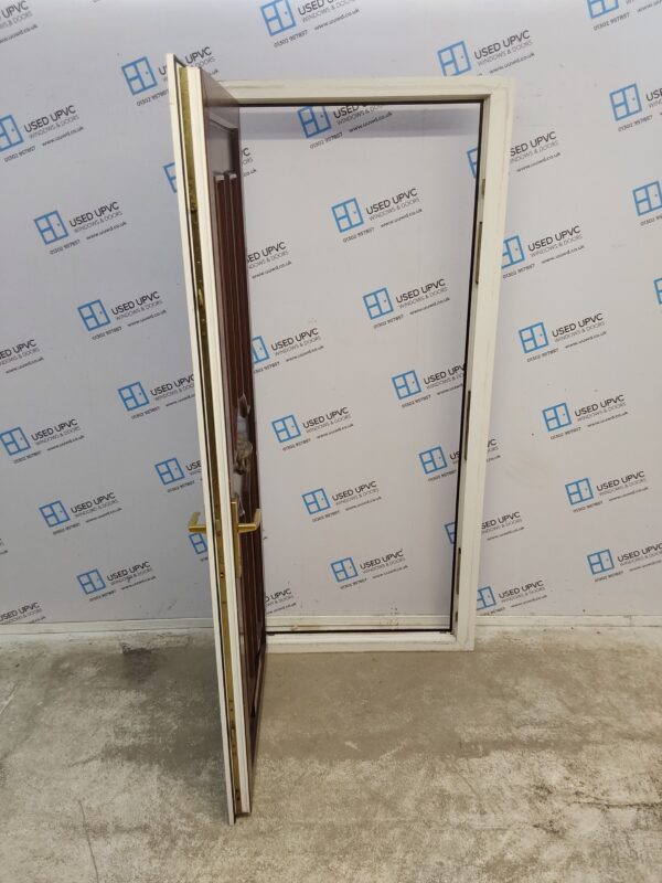 Used Woodgrain Upvc Front Door 900mm x 2055mm (reduce to 880mm) 0089 - Image 3