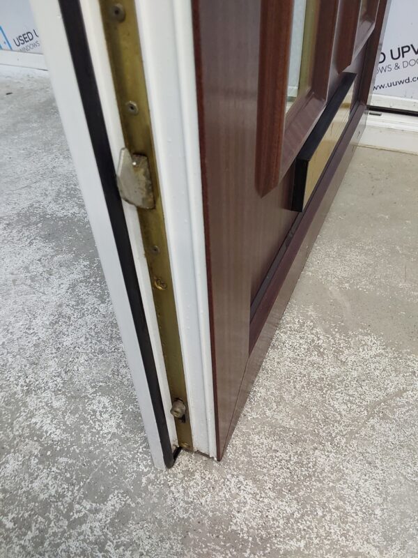 Used Woodgrain Upvc Front Door 900mm x 2055mm (reduce to 880mm) 0089 - Image 9