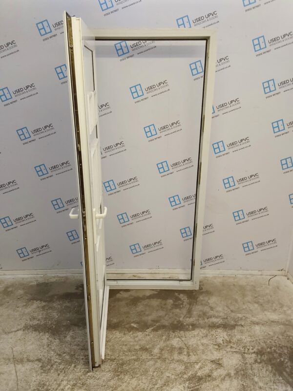 Used White Upvc Front Door 920mm x 2060mm (reduce to 900mm) C10D61 - Image 3
