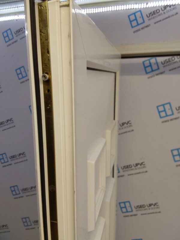 Used White Upvc Front Door 920mm x 2060mm (reduce to 900mm) C10D61 - Image 4