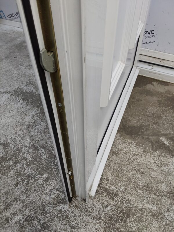 Used White Upvc Front Door 920mm x 2060mm (reduce to 900mm) C10D61 - Image 6