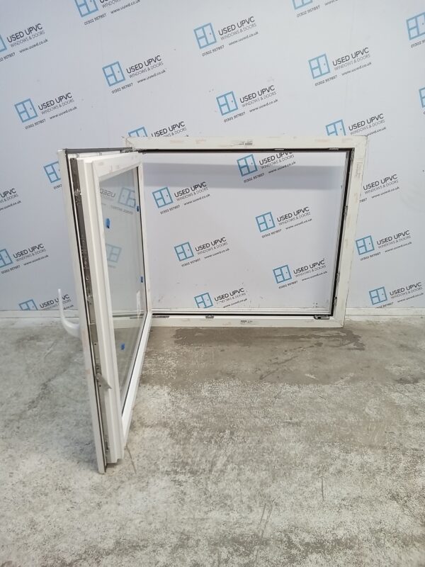 Brand New White Upvc Tilt And Turn Window 1175mm x 1015mm C7100 - Image 4
