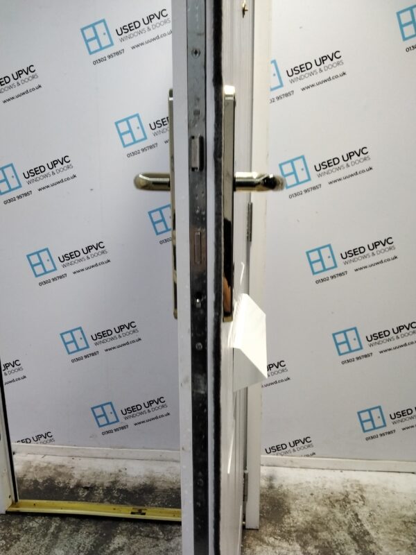 Used White Composite Front Door 900mm x 2025mm C1018 - Image 5