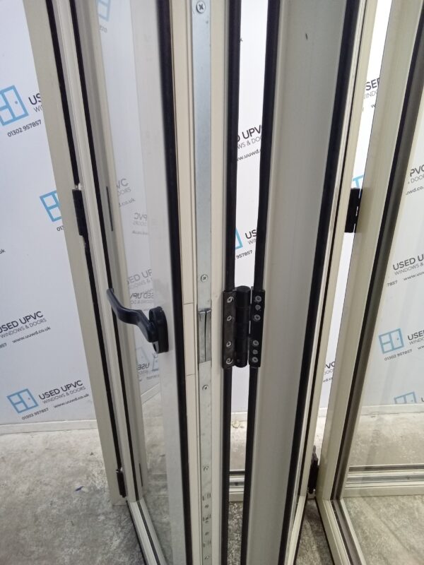 Used Cream Upvc Bi-folding Doors 1760mm x 2010mm EA2 - Image 5