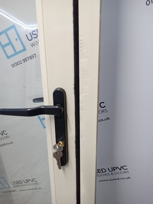 Used Cream Upvc Bi-folding Doors 1760mm x 2010mm EA2 - Image 14