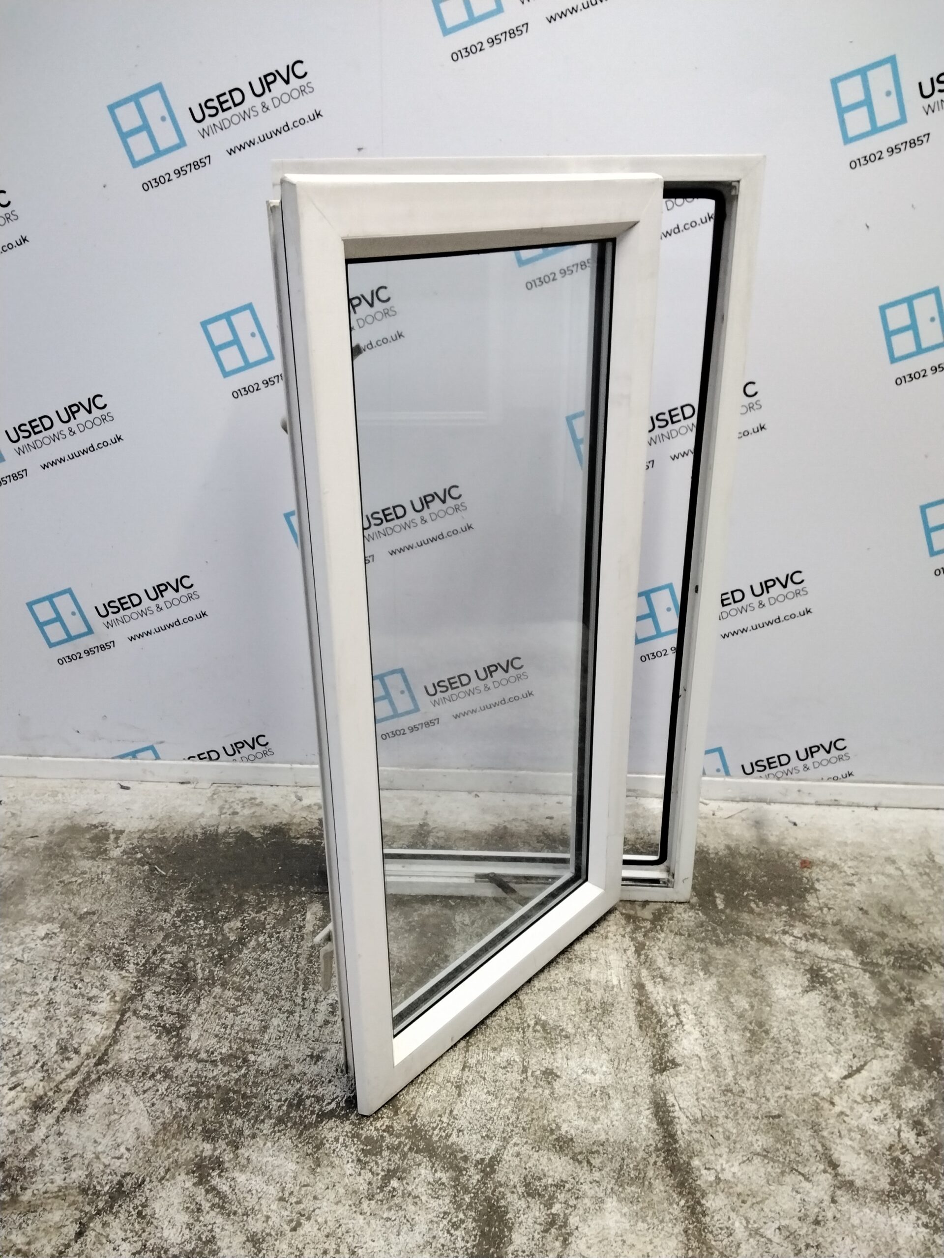 Used White Upvc Window 570mm X 1055mm W0110 