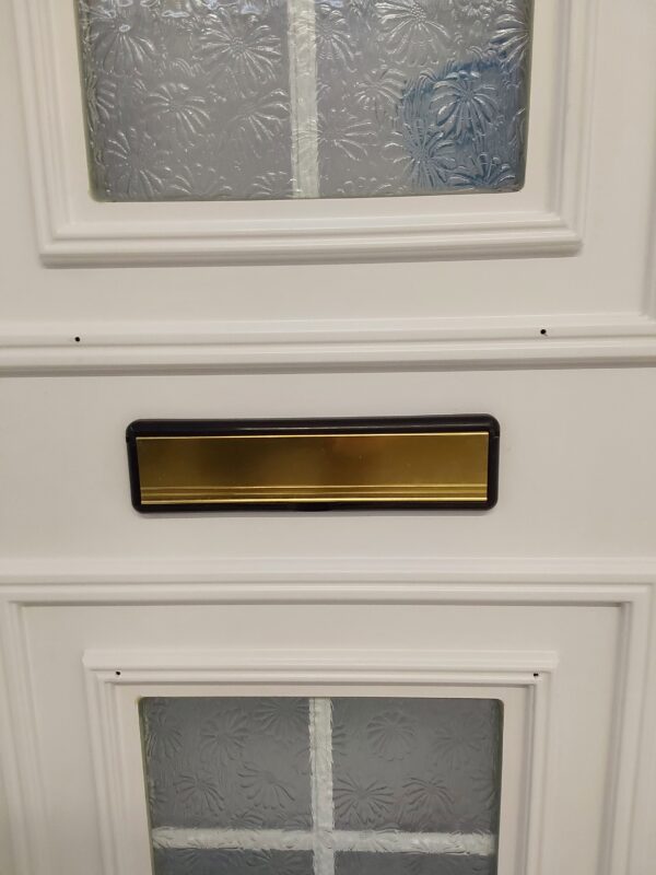 Used White Upvc Front Door And Side Panel 1245mm x 2035mm DS051 - Image 4