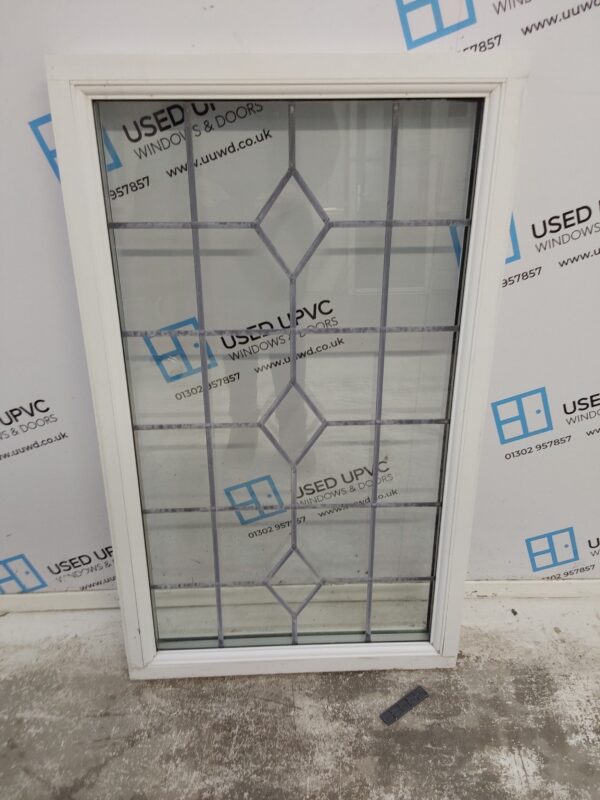 Used white upvc window 590mm x 990mm W0182