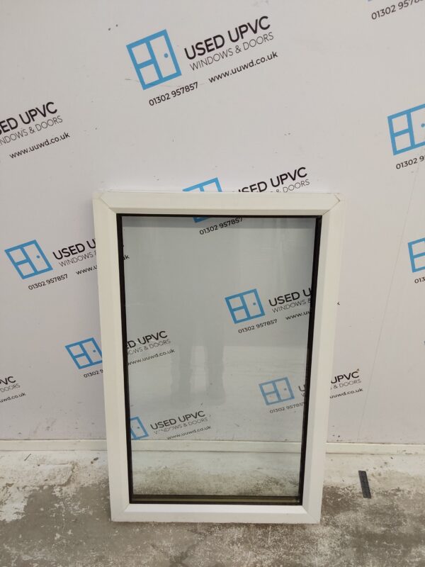 Used white upvc window 590mm x 930mm W0286 - Image 2