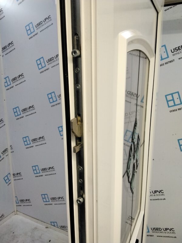 Used White Upvc Front Door 930mm x 2075mm (Reduce To 910mm) 0735 - Image 4