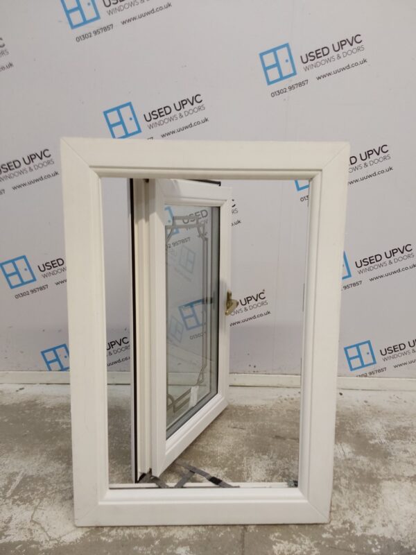 Used White Upvc window 550mm x 800mm W0072 - Image 4