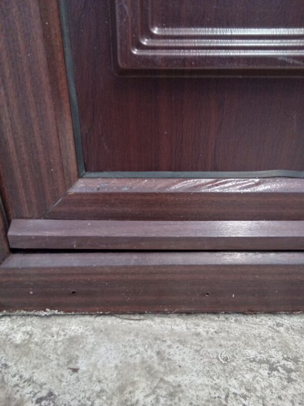Used Woodgrain Upvc Back Door And Rosewood panel 915mm x 2025mm (Reduce To 890mm) 0029 - Image 10