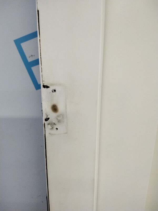 Used White Upvc Front Door 925mm x 2090mm (Reduce to 910mm) 0600 - Image 5