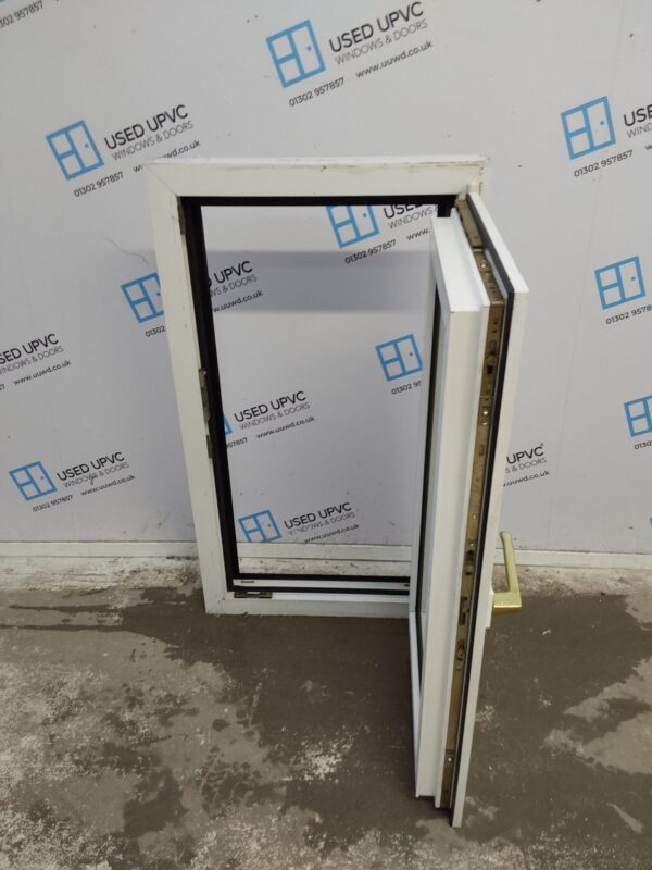 Used White Upvc Tilt And Turn Window 580mm x 1020mm W0219 - Image 3