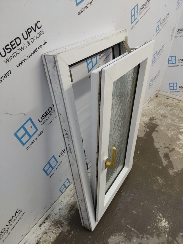 Used White Upvc Tilt And Turn Window 580mm x 1020mm W0219 - Image 5