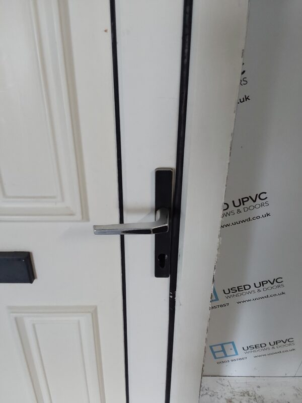 Used White Upvc Front Door And Toplight 925mm x 2535mm 0268 - Image 9