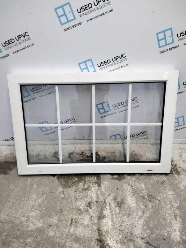 Used white upvc window 1080mm x 700mm C2B086