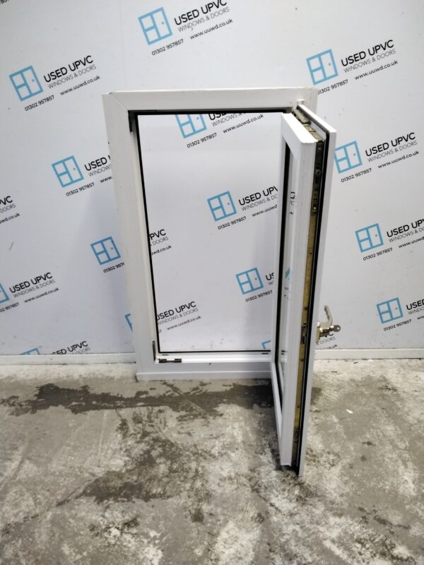Used white upvc tilt and turn window 630mm x 1070mm (Reduce to 590mm) USW038 - Image 3