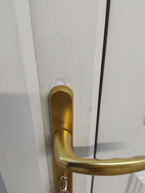 Used White Upvc Front Door 915mm x 2075mm (Reduce To 895mm) C9D55 - Image 4