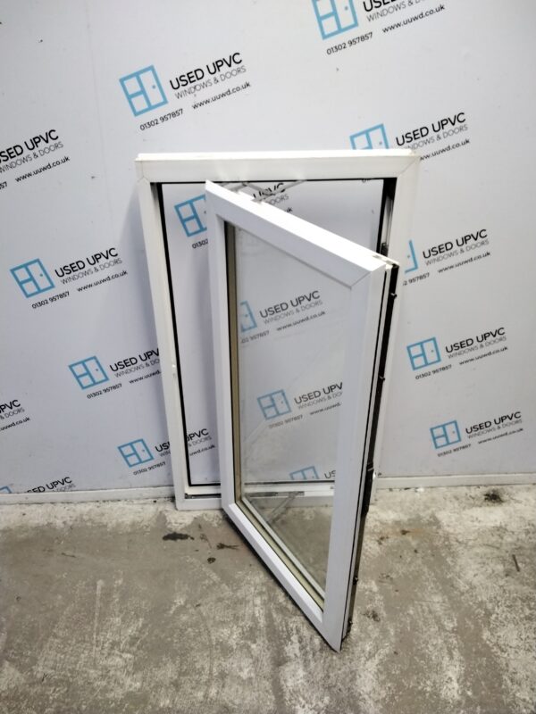 Used white upvc window 675mm x 1155mm W0294 - Image 3