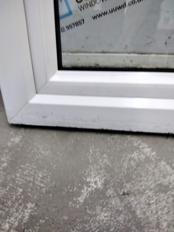 Used white upvc window 675mm x 1155mm W0294 - Image 9