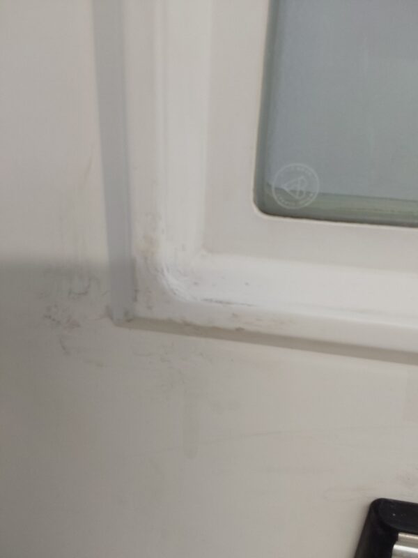 Used White Upvc Front Door 965mm x 2100mm 0441 - Image 5
