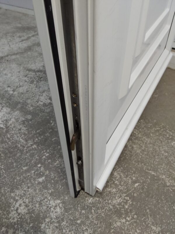 Used White Upvc Front Door 965mm x 2100mm 0441 - Image 8