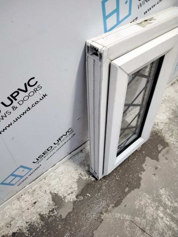 Used White Upvc Window 630mm x 365mm W0411 - Image 4