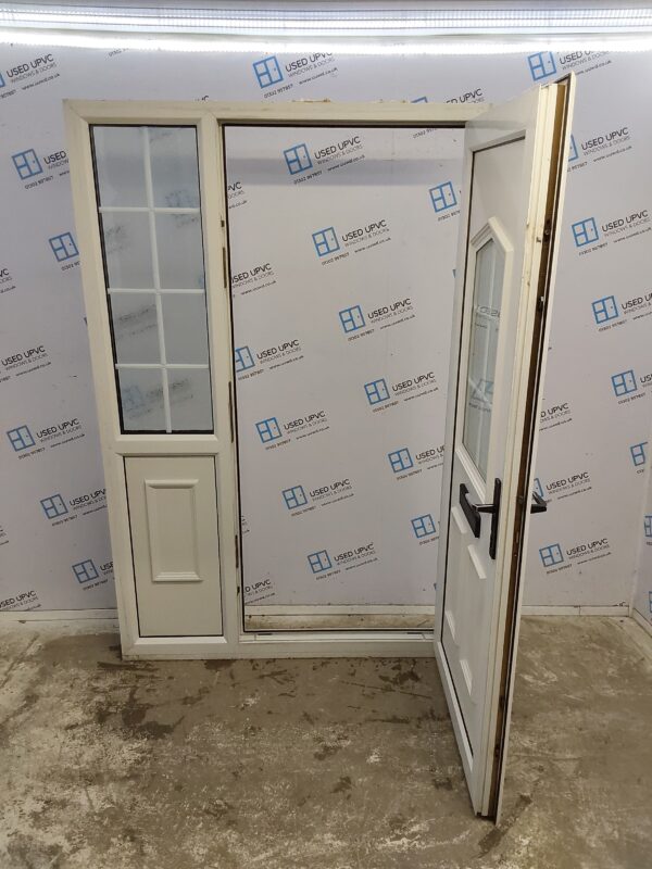 Used White Upvc Front Door And Side Panel 1350mm x 2080mm DS008 - Image 3