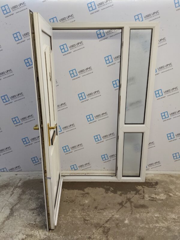 Used White Upvc Front Door And Side Panel 1265mm x 2050mm DS004 - Image 3