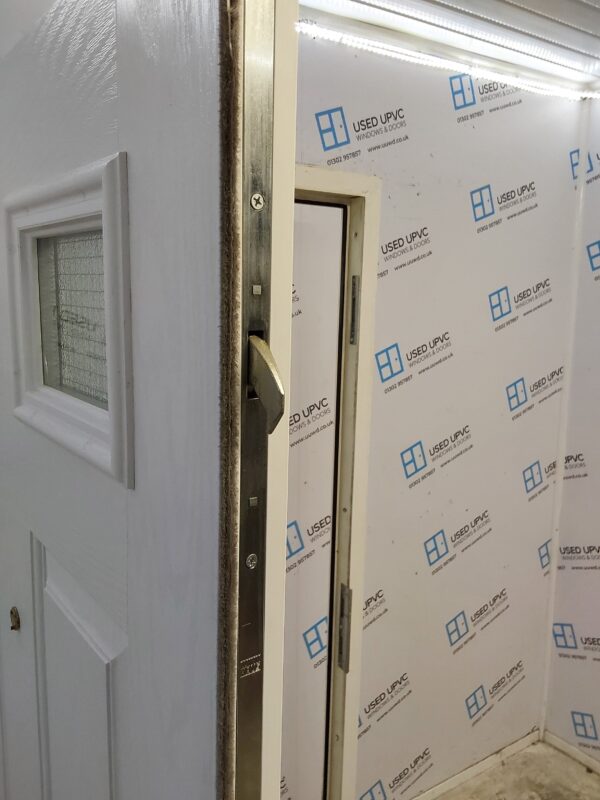 Used White Composite Front Door 910mm x 1970mm 0540 - Image 5