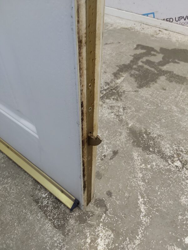 Used White Composite Front Door 910mm x 2100mm 0723 - Image 6