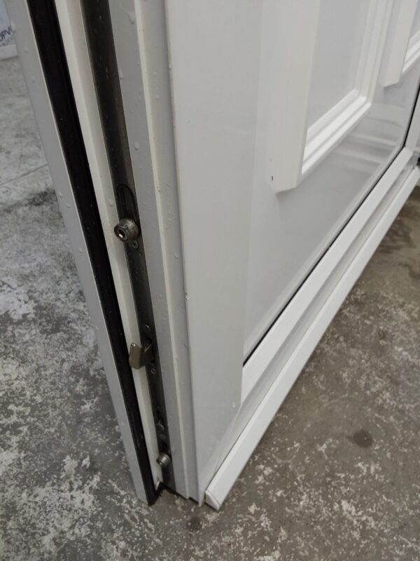 Used White Upvc Front Door 945mm x 2105mm 0542 - Image 7
