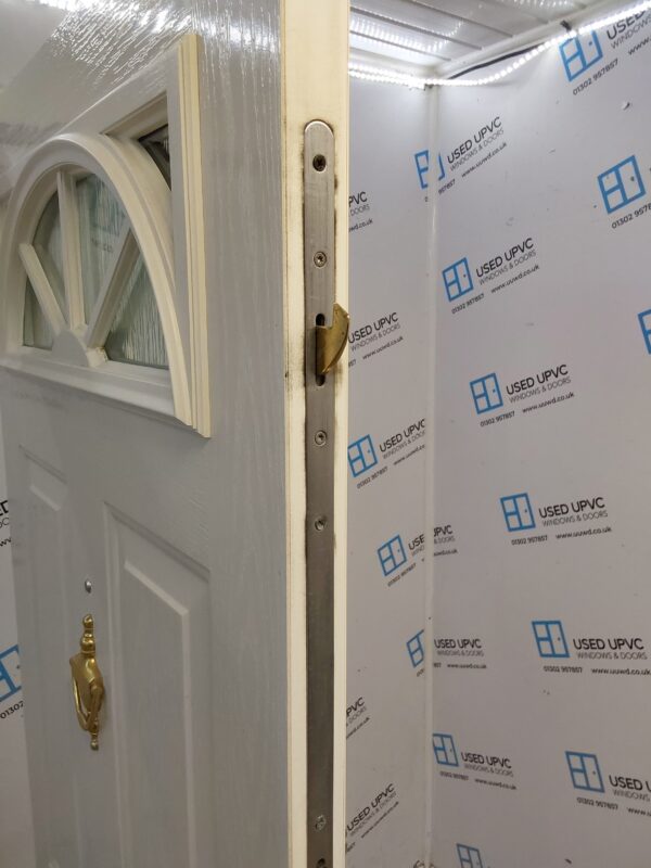 Used White Composite Front Door 905mm x 2080mm C12D11 - Image 4