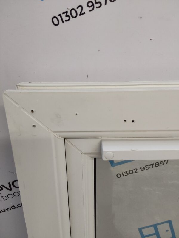Used White Upvc Window 650mm x 1035mm C4W097 - Image 4