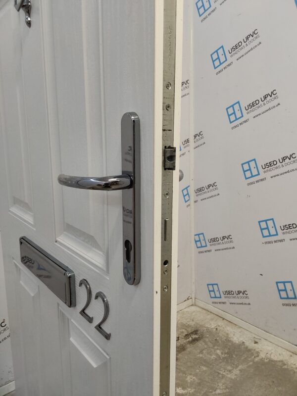 Used White Composite Front Door 915mm x 2035mm C11D29 - Image 5