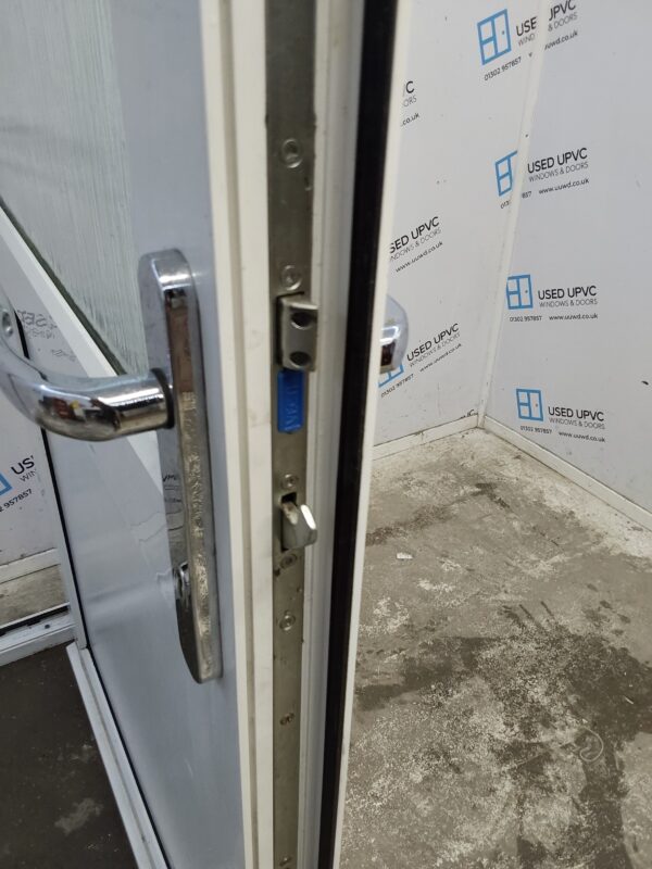 Used White Upvc Back Door 985mm x 2060mm (reduce to 965mm) 0781 - Image 6