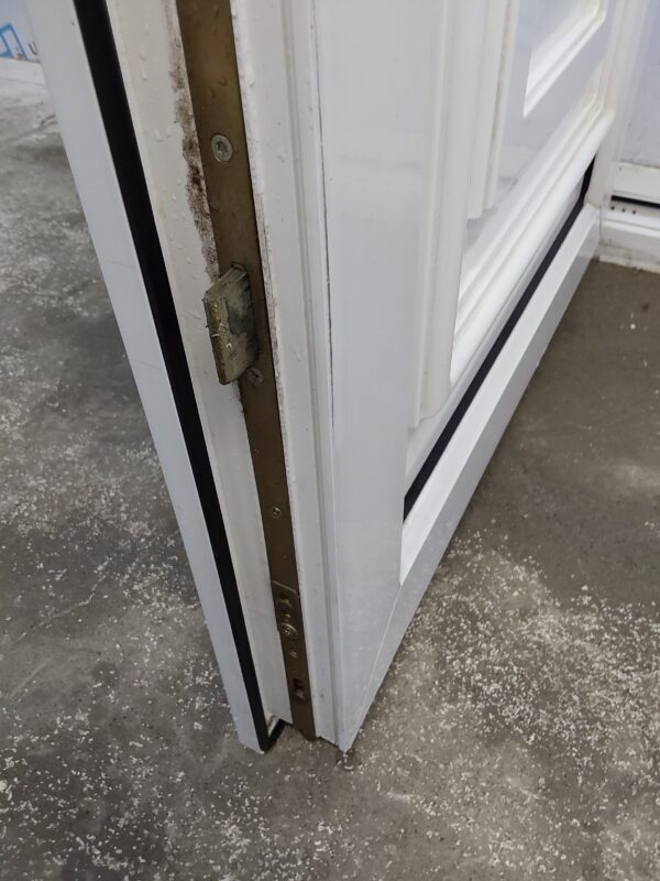 Used White Upvc Back Door 850mm x 2055mm (reduce to 830mm) 0516 - Image 6