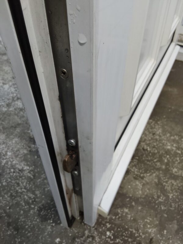 Used White Upvc Front Door 930mm x 2025mm 0462 - Image 8