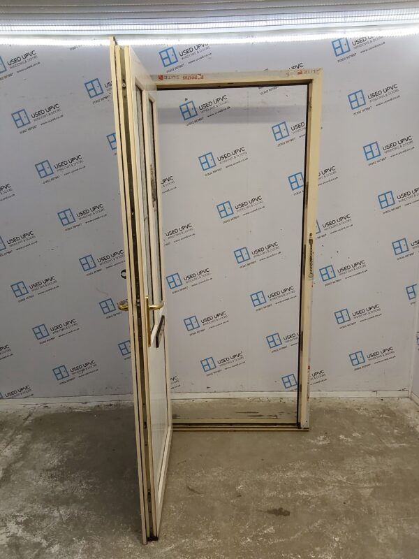 Used Cream Upvc Front Door 950mm x 2085mm (Reduce To 935mm) 0382 - Image 3