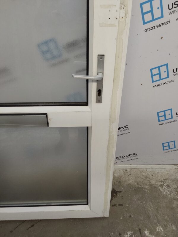 Used White Upvc Front Door 895mm x 2100mm 0333 - Image 10